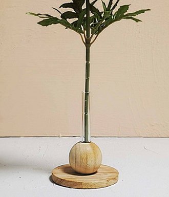 spout-vase