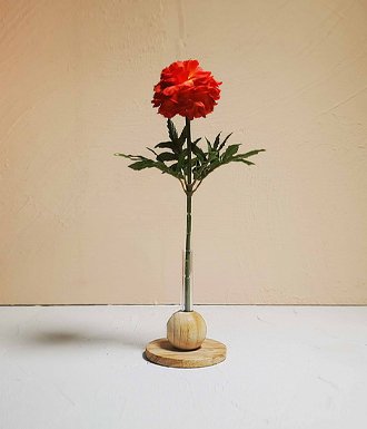 spout-vase
