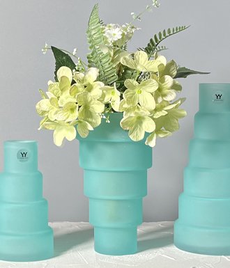STEP VASE